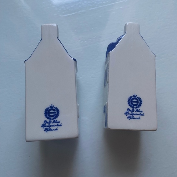 Delft Blue and White Ceramic House Figurines - Picture 5 of 5